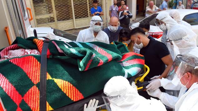 270 kiloluk obezite hastasını ambulansa 8 kişilik itfaiye ekibi taşıdı