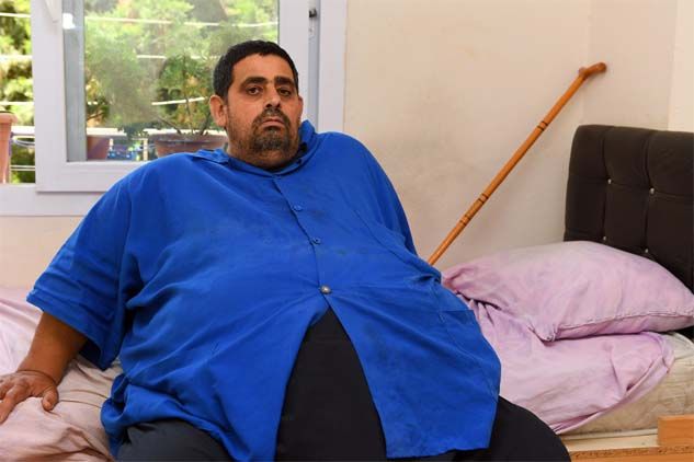 270 kiloluk obezite hastasını ambulansa 8 kişilik itfaiye ekibi taşıdı