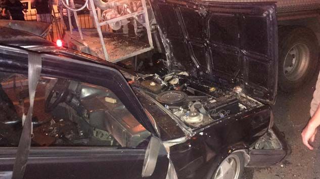 Sulama tankerine çarpan aracın sürücüsü hayatını kaybetti