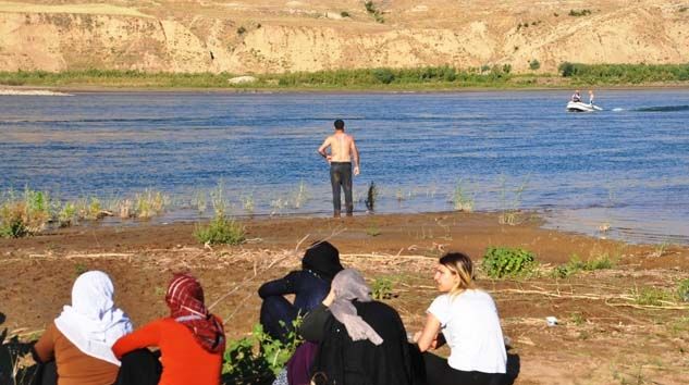 Cizre’de Dicle Nehri’ne giren Ahmet Ercan boğuldu kardeşi Hakan kayboldu