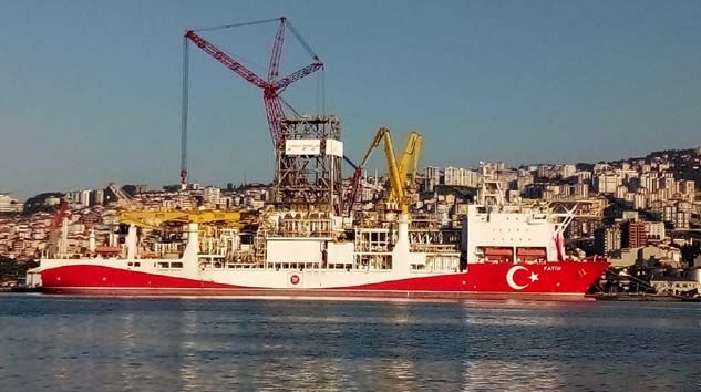 Fatih, Trabzon’da yerine monte ediliyor