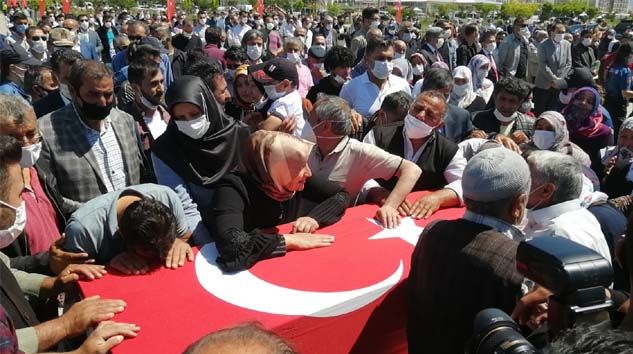 Hain saldırıda şehit düşen işçiler için tören