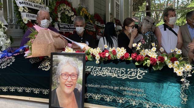 Ayşegül Atik son yolculuğuna uğurlandı