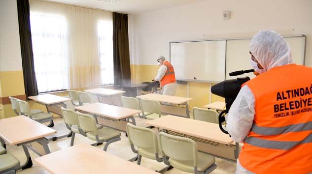 Okullarda sınav dezenfeksiyonu başladı