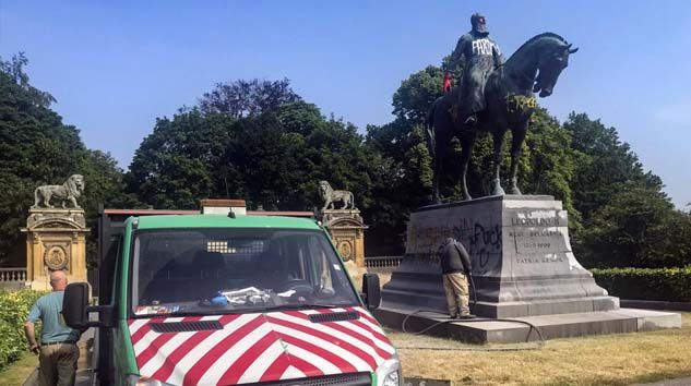 Belçika’da sömürgeci Kral 2. Leopold’un bir heykeli daha tahrip edildi