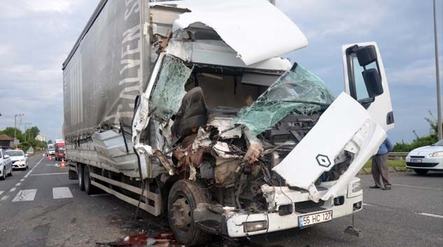 Ordu’da kamyon tıra çarptı: Adem Tara öldü