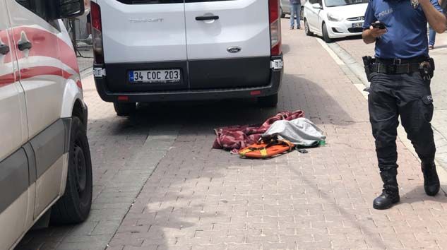 Esenyurt’ta facia: 3 yaşındaki çocuk minibüsün altında kaldı