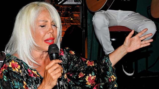 Semiha Yankı Çeşme’de sahne aldı