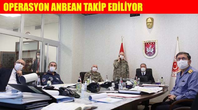 Bakan Akar ve TSK Komuta Kademesi Harekat Merkezi’nde