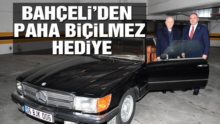 Bahçeli, özel plakalı klasik otomobilini hediye etti