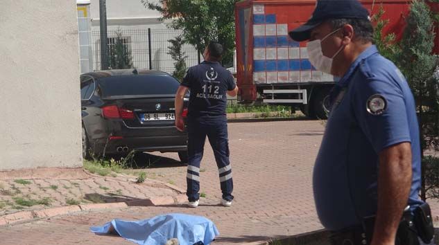 12. kattan düşen kadın hayatını kaybetti