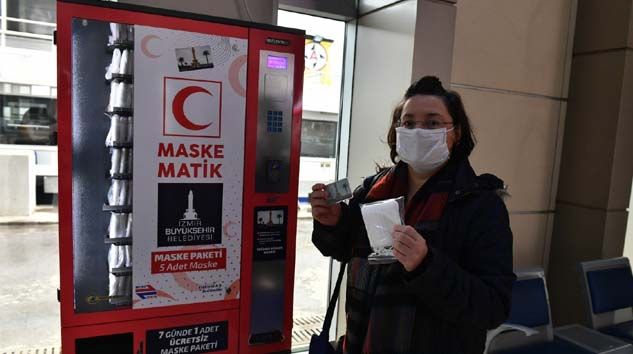 5’li maske paketi Maskematiklerden İzmirim Kart ile 3.56 TL’ye alınabilecek