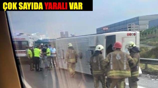 TEM Hamıköy gişelerinde minibüs devrildi