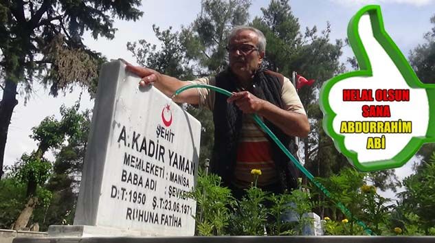 Şehit mezarlarının gönüllü bakıcısı