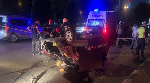 Taksiye çarpan otomobil hurdaya döndü: 2 yaralı