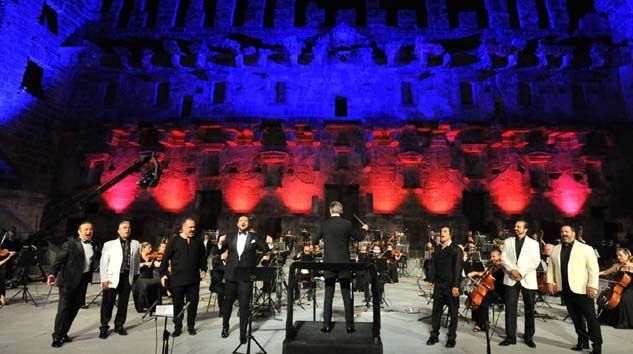 Türkiye’nin yedi tenoru ilk kez aynı sahnede buluştu