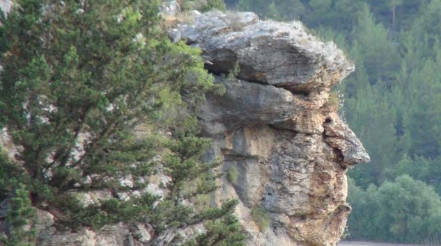 Dağda Trump silueti ilgi çekiyor