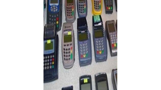 Pos cihazlarının yazılımlarını değiştirip 50 bin TL’lik vurgun yaptılar