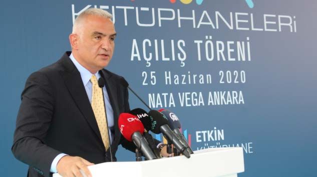 Bakan Ersoy: Amacımız 500’e yakın AVM’yi kütüphanelerle buluşturmak