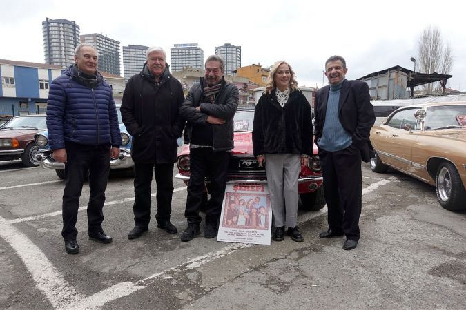 Yeşilçam’ın efsane filmi ‘Aile Şerefi’nin ünlü oyuncuları yıllar sonra bir araya geldi