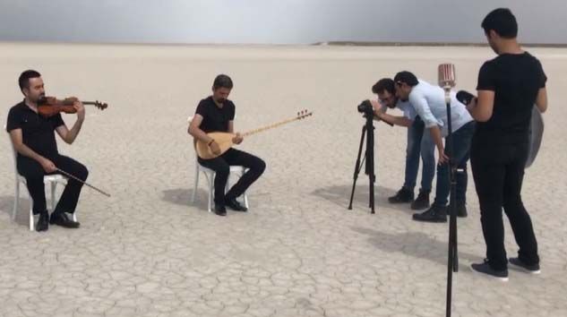 Doğa harikası Tuz Gölü klip mekanına dönüştü