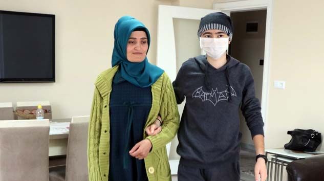 Kanser tedavisi gören Utku Akçay merdivenlerden düşerek öldü