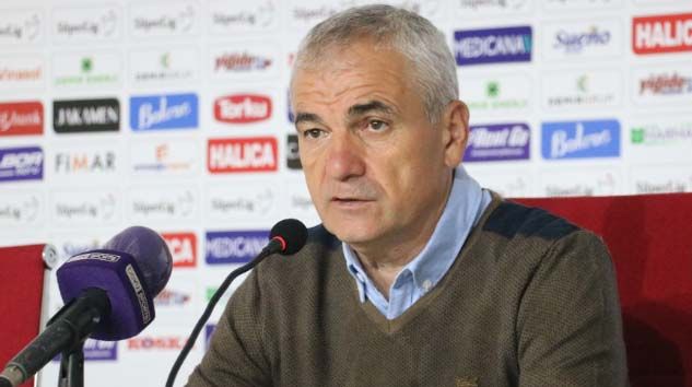 Rıza Çalımbay: Bazı arkadaşlarımızdan memnun değiliz