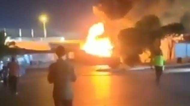 İzmir’de park halindeki yolcu otobüsü alev alev yandı