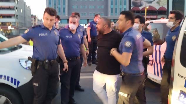 Bakırköy’de 5 kişi taksiciyi rehin alıp ‘bombalı saldırı’ tehdidinde bulundu