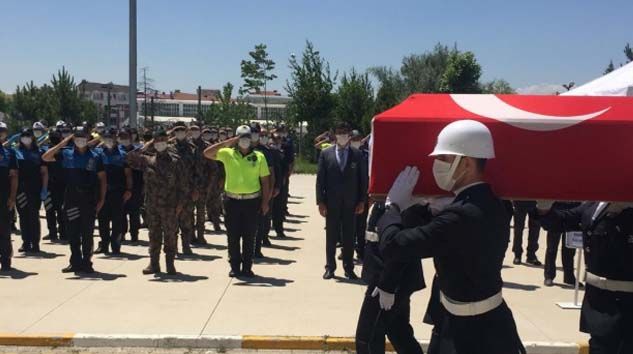 Hayatını kaybeden emekli emniyet müdürü Abdulkadir Kutlu son yolculuğuna uğurlandı
