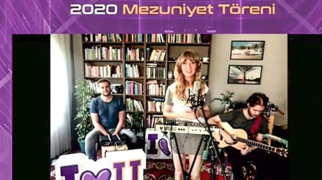 Uğur Okullarında online mezuniyet töreni