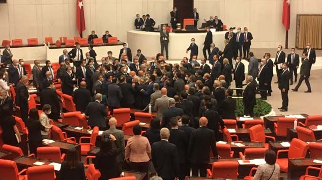 TBMM Adalet Komisyonunda gerginlik