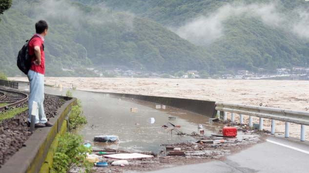 Japonya’yı şiddetli yağış vurdu: 13 kişi kayıp