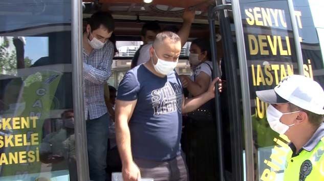 12 kişilik minibüsten 30 yolcu çıktı