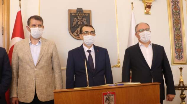 Bakan Dönmez: Sivas tükettiği enerjinin 5 katını üretiyor