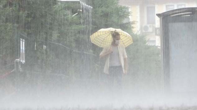 İstanbul Valiliğinden kuvvetli yağmur uyarısı