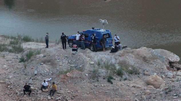 Sosyal medyada video paylaşmak isterken su birikintisinde boğuldu