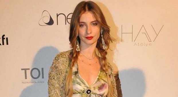 Tuba Ünsal’ı bir kadın taciz etti