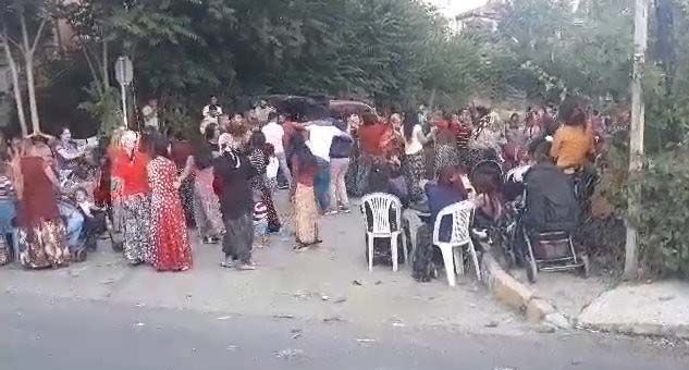 Ataşehir’de pes dedirten görüntü: Sosyal mesafeyi hiçe sayarak göbek attılar