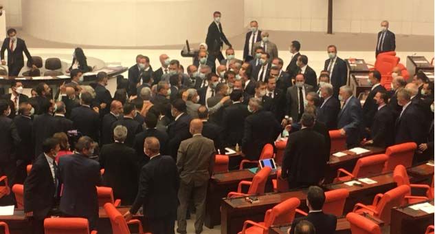 Ahmet Şık’a uyarı cezası verildi