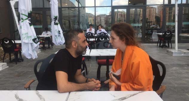 Ünlü oyuncu Umut Oğuz eşini hastanede ziyaret etti