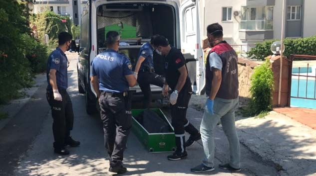 Dinlenmek için oturduğu duvardan düşen Refah Mutlu hayatını kaybetti