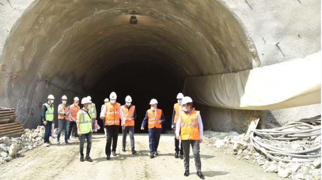 Dağ ilçelerine nefes aldıracak tünelde sona gelindi