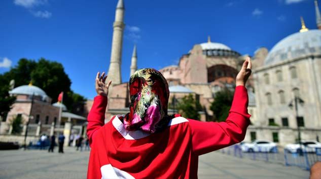 Ayasofya müze değil camii
