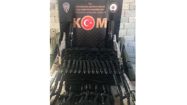 Yüksekova’da çok sayıda silah ele geçirildi