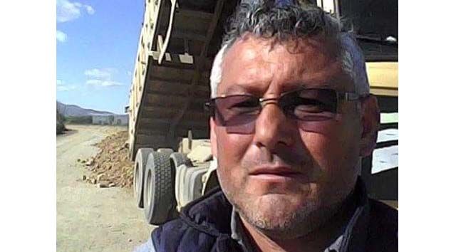 Kestiği ağacın altında kalarak can verdi