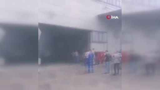 Sakarya'da fabrikada meydana gelen patlamada 1 kişi yaralandı Sakarya'da fabrikada meydana gelen patlamada 1 kişi yaralandı