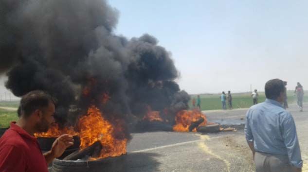 Elektrikleri kesilmek istenen köylüler ortalığı savaş alanına çevirdi