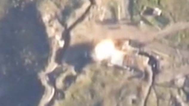 Azerbaycan, Ermenistan’a ait askeri üssü nokta atışıyla yok etti