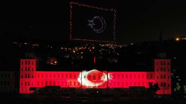 Kuleli duvarlarında ’15 Temmuz’ temalı 3 boyutlu ışık gösterisi